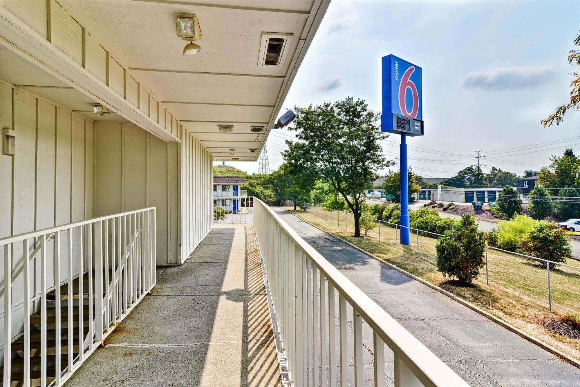 Motel 6-Pittsburgh, Pa - Crafton ภายนอก รูปภาพ